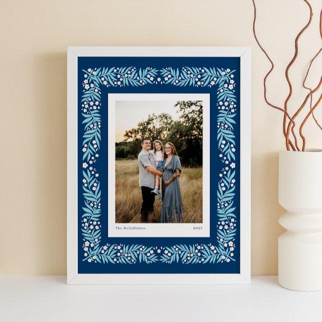 Blommigt Ram för marinblå folkkonst med Anpassning Poster (Navy blue Scandinavian folk art style frame with custom photo and text caption)