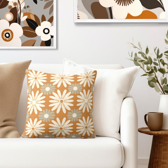 Blommigt Retro Kudde (Complete your elegant retro look with an exclusive Wild on Flowers Throw PIllow.)