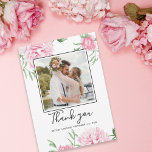 Blommigt Rosa Peony Botanical Photo Elegant Tack Kort<br><div class="desc">Tack gästerna med den här blommigten tack för att du har kort med rosa målade ponnyer. Det här kortet har en ställe-hållare där du kan lägga till ett bröllop-foto.</div>