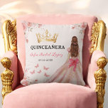 Blommigt  Rosa Princess Quinceanera Kudde<br><div class="desc">Lägg till lite elegans i firande med den Blommigt Rosan Princess Quinceañera Dekorativ kudde. Den här charmerande kudden har en mjuk bakgrund i rosan, försedd med delikata blommigtar, som perfekt kompletterar en prinsesstemedad quinceañera. Idealisk som evenemangsdécor eller en keepsaké, tillför dekorativ kudde bekvämlighet och skönhet till vilket utrymme som helst....</div>