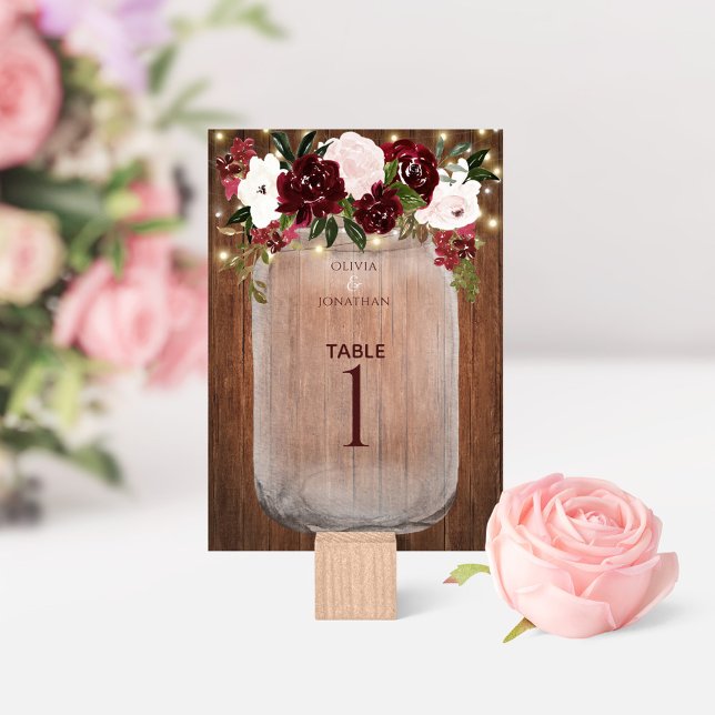 Blommigt Rustic Wood Burgundy Mason Burk Bröllop Bordsnummer (Skapare uppladdad)