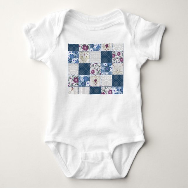 Blommigt Snöre: Patchwork Seamless Background. T Shirt (Framsida)