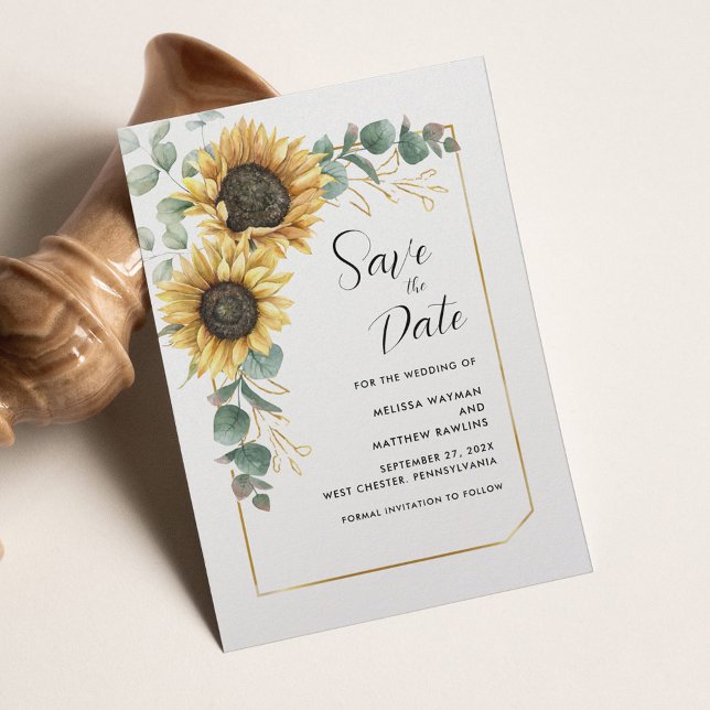Blommigt Solros Eucalyptus Script Spara Datumet (Sunflower Wedding Save the Date Announcement)
