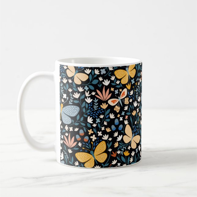 Blommigt sömlös mönster med fjärilar, hand dr kaffemugg (Vänster)