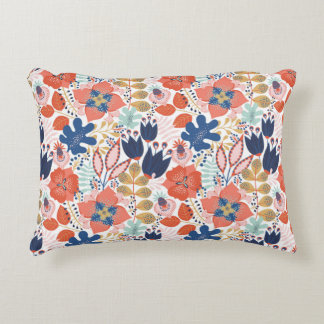 Blommigt sömlös mönster på vitt. Abstrakt backgro Prydnadskudde