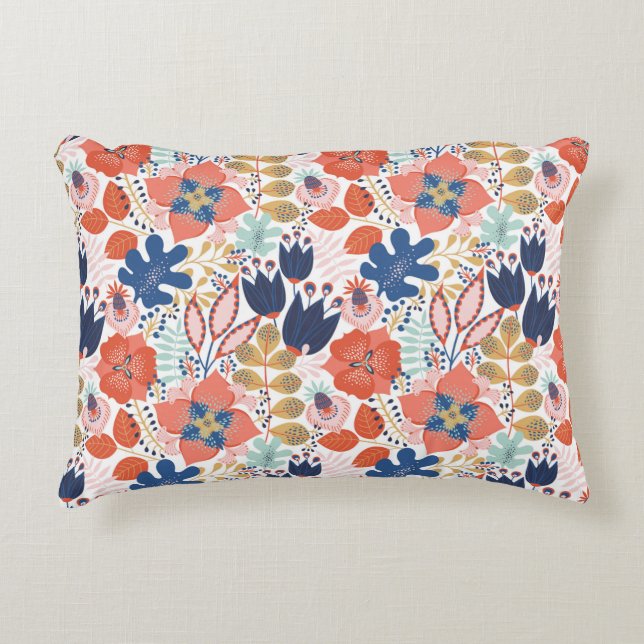 Blommigt sömlös mönster på vitt. Abstrakt backgro Prydnadskudde (Framsidan)