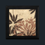 Blommigt Stencil-design med Tawny Löv Smyckeskrin<br><div class="desc">Denna stencildesign av blommigt löv med en tafnyfärgning har en rustik tittar bakgrund,  ge att det känns som en vintage. En Jennifer Goldberger-original,  den här utskriften skulle ge en fantastisk till någon som har den här biets roliga känsla!</div>