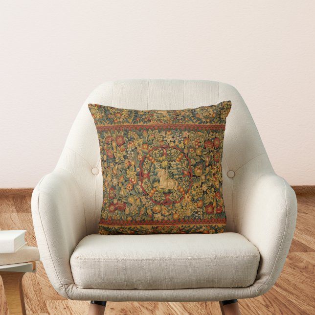 Blommigt Unicorn Motif Kudde (Skapare uppladdad)