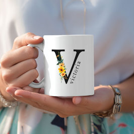 Blommigt V Monogram Mugg med redigerbar Namn