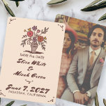 Blommigt Vas Rustic Whimsical Sketch Anpassningsba Spara Datumet<br><div class="desc">Perfektens söta kort för en roligt spara datumet! Hand skapade konst åt dig! FULLT ANPASSADE! Klicka på "Anpassa" ovan om du vill redigera texten och lägga till fotot på baksidan. Klicka på "Redigera med verktyg" om du vill justera typsnitt, färg och placeringar och ta bort dekorationerna på baksidan och/eller hörnet...</div>