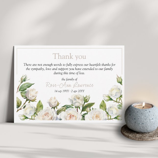 Blommigt vattenfärgsbegravning i vit ros ram tack kort (Funeral thank you card from family with floral botanical details and color frame, white roses)