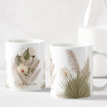 Blommigt Watercolor Boho Anpassningsbar Monogram N Kaffemugg<br><div class="desc">Ett personlig kaffe mugg med ett brev-"V"-monogram för bohemierna,  med dekorativa orkidébilder och illustrationer av löv för handflatan. Anpassa det enkelt med ditt namn eller skapa en unik gåva till dina nära.</div>