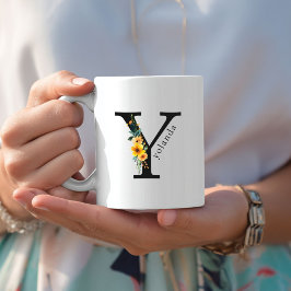 Blommigt Y Monogram Mugg med redigerbart Namn