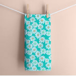 Blommigtar för Retro-Daisy på Teal Grönt Kökshandduk<br><div class="desc">Höj ditt kök med den här 1960-talgens daisy- och kökshandduk för återanvändning. Det här köket har en snygg daisy mönster med vita petaler och grönt- och orange av pastellprodukter, som ställs mot en ljus teal bakgrund. Den mjuka kontrasten skapar en lugnande, men levande estetik, skapar handduken en snyggt och ett...</div>