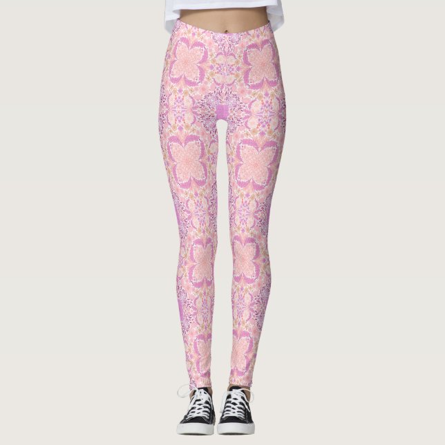Blommigtar i trädgård i rosa leggings (Framsida)