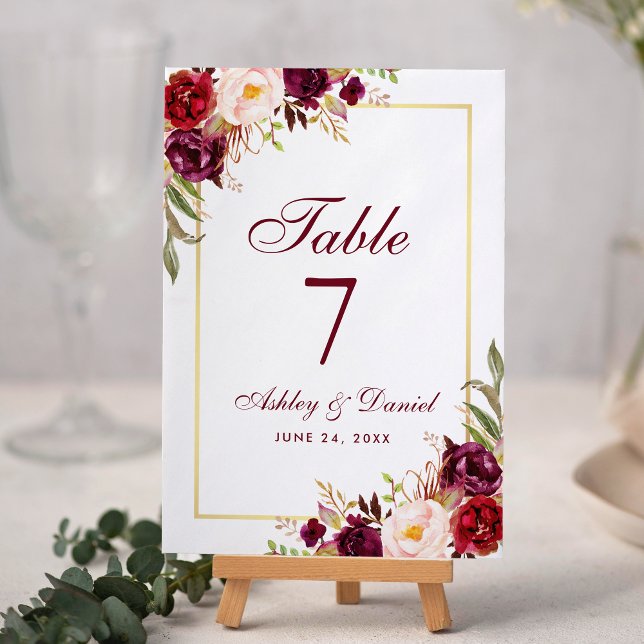 Blommigten Burgundy och Guld Bröllop Bordsnummer (Burgundy Floral and Gold Table Number Card.)