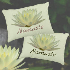 Blommigten för Lotus Waterlily Gult Grönt Namaste Prydnadskudde