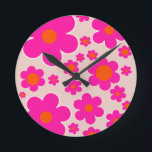 Blommigten för Rosa av Abstrakt av Florens på åter Rund Klocka<br><div class="desc">Flower Market Stockholm: abstrakt blommigt art - retro-blommor print - beige,  rosa och orange.</div>