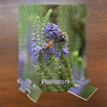 Blommigten HonungBee och Bumblebee Photographic Pussel<br><div class="desc">Förorenarna, honungsbiet och Bumblebee en blommar lila-fjärilbuske, Buddleia davidii kallade också sommarlilak på detta vackra pussel i blommigten. De söt blommorna gör sig skyldiga till ett utmanande pussel och timmar av nöje för att uppskatta naturens skönhet. Det kan vara personlig med Namn eller känslor. Den här bilden är ett originalfoto...</div>
