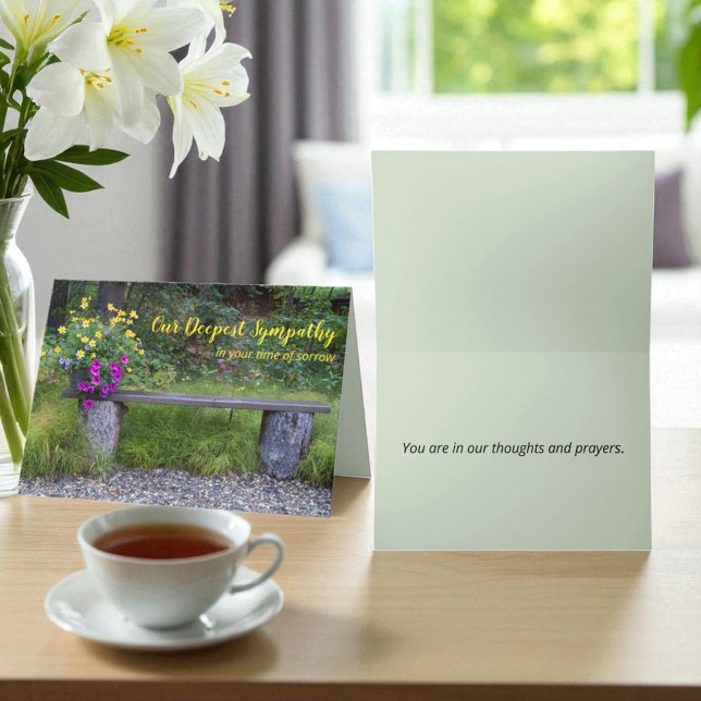 Blommigten Rustic Bench Anpassningsbar Kort (Floral greeting card cover and inside template text)