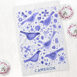 Blommigten Watercolor Personlig för vilda fåglar o Kökshandduk<br><div class="desc">Moderna och contemporary vattenfärgsfåglar och vild blommor mönster i blått runt vinden på vit bakgrund. Originalkonst av Nic Squirrell. Ändra namn till personlighet.</div>