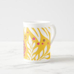 Blommigtens utformning 24 benporslin mugg