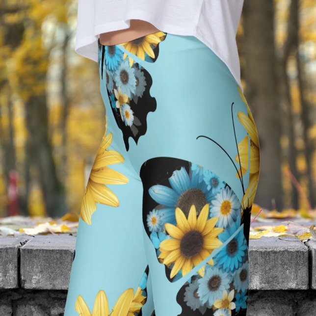 Blommönster av färglöst blå fjäril leggings (Butterfly Flowers on Robin Egg Blue)