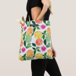 Blommönster av vattenfärg Citrus Fruit Tygkasse<br><div class="desc">Vattenfärgen inspirerade mönster med illustrationer av blommor,  orangar,  citroner,  grapefrukter och limer. Anpassa med namn över grått-rektangeln överst.</div>