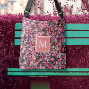 Blommönster rosa röd persikofärgad monogram till p axelväska