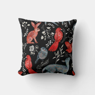 Blommönsterdesigner i folklig stil kudde