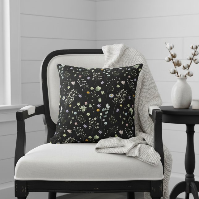 Blommönstret Black Boho Watercolor Kudde (Skapare uppladdad)