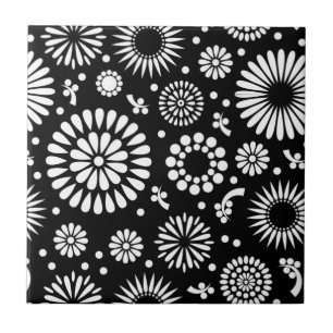 Blommönstret Boho-blommor, svart och vitt Kakelplatta