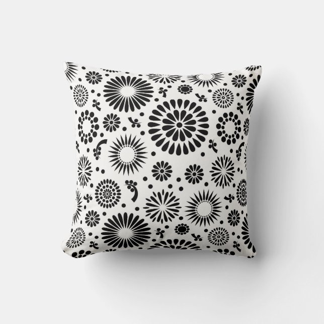 Blommönstret Boho-blommor, svart och vitt Kudde (Framsida)