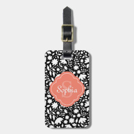Blommönstret Coral Monogram Quatrefoil Black Bagagebricka