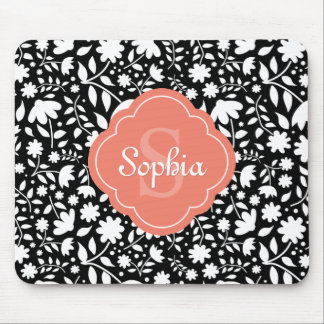 Blommönstret Coral Monogram Quatrefoil Black Musmatta