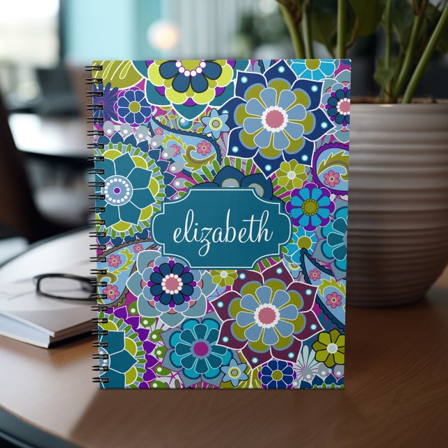 Blommönstret funky med eget namn anteckningsbok med spiral (Personalized notebook - add your name or other text)