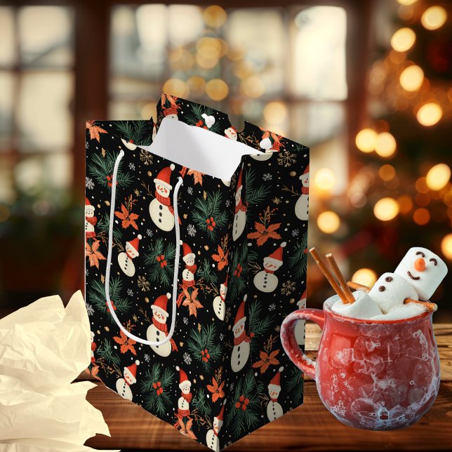 Blommönstret Snögubbe under julvintern (Cute Christmas Winter Holiday Snowman Poinsettia, Pine and Berries Floral Pattern Gift Bag)