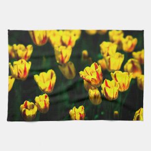Blommor av gult kökshandduk