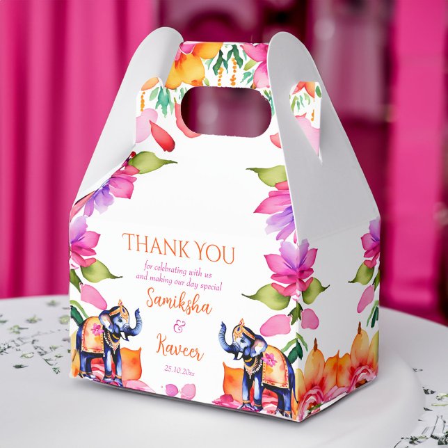 Blommor av hjortdjur i bröllop presentaskar (Indian wedding elephants cerise flowers favor box Indian wedding favor box)
