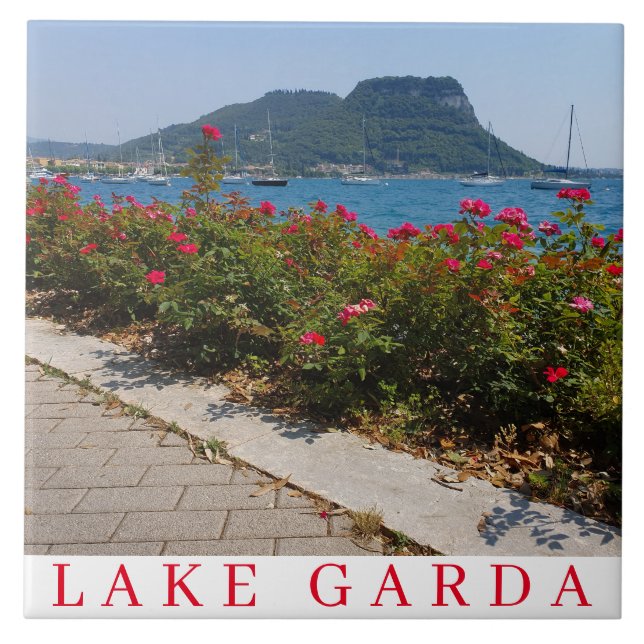 Blommor av keramiskt plattor av Sjö Garda Kakelplatta (Framsidan)