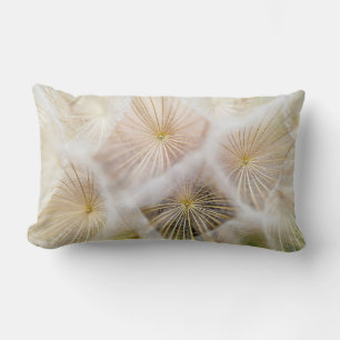 Blommor av vit dandelion lumbarkudde