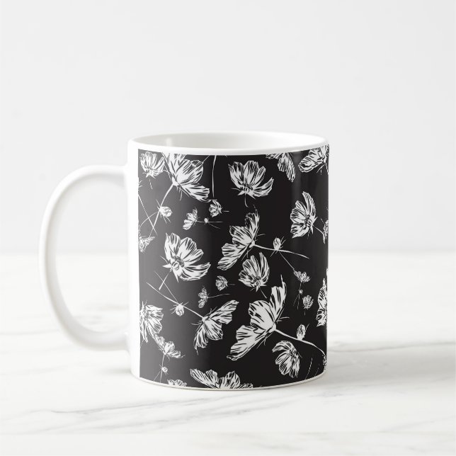Blommor av vit kosmos: isolerad mönster. kaffemugg (Vänster)