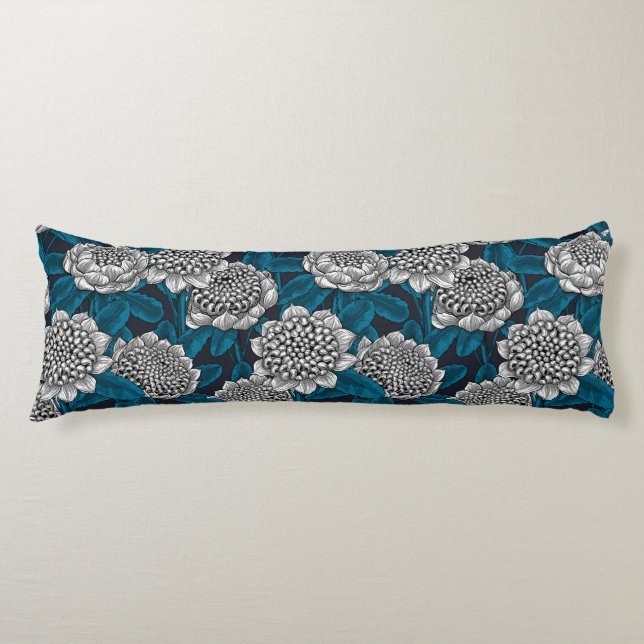 Blommor av vita waratah kroppskudde (Framsidan)