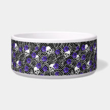 Blommor, döskallar och snöre