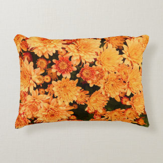 Blommor, färglös bakgrund. prydnadskudde