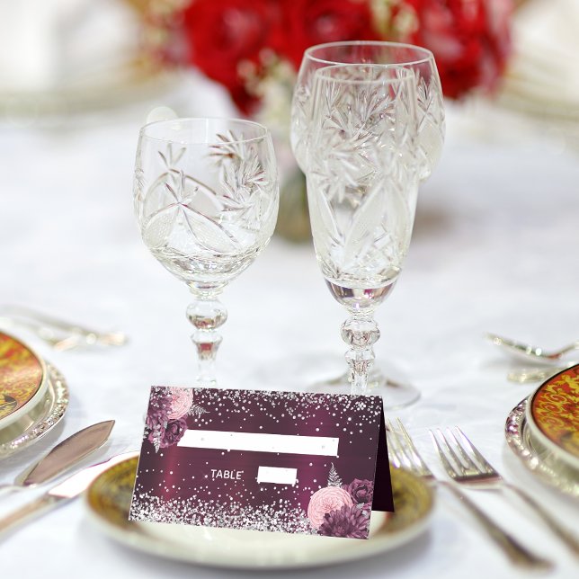 Blommor från Burgundy silver bröllop Placeringskort (Skapare uppladdad)