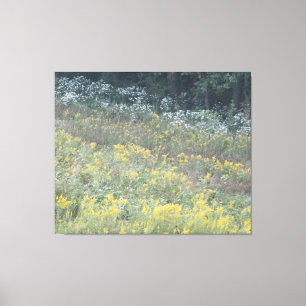Blommor från Fält på tre paneler Canvastryck