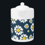 Blommor, gult, i blått ljus<br><div class="desc">De är ljusa, glada vita med gula blommor på en marin blå bakgrund.</div>