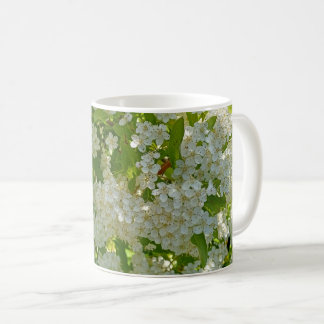 Blommor i en engelsk trädgård kaffemugg