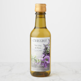 Blommor i lavender-skuggor på gammal musik vinetikett